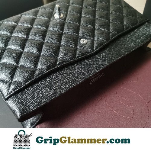 Chanel Flap Bag 33cm (Maxi) - Image 4