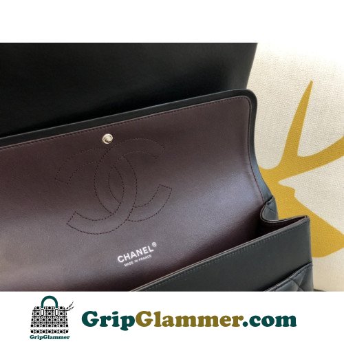 Chanel Flap Bag 33cm (Maxi) - Image 6