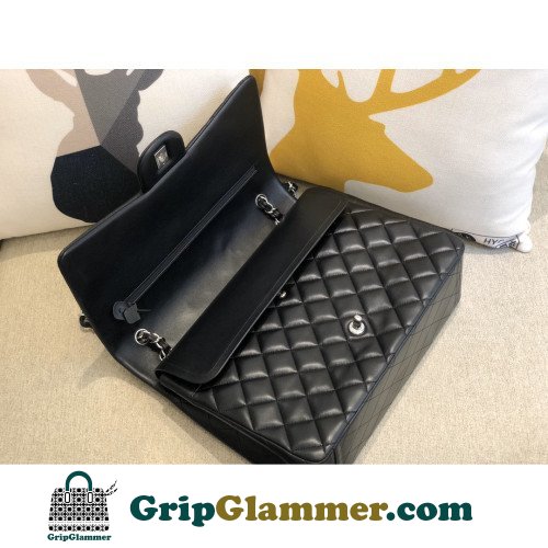 Chanel Flap Bag 33cm (Maxi) - Image 8