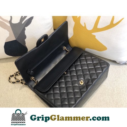 Chanel Flap Bag 33cm (Maxi) - Image 3