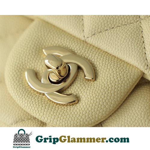 Chanel Flap Bag 17cm (Mini) - Image 4