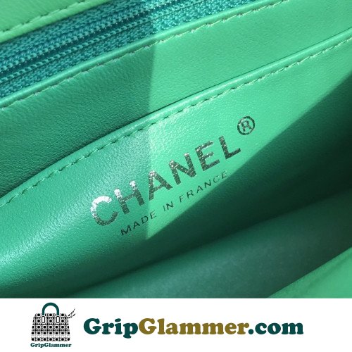 Chanel Flap Bag 17cm (Mini) - Image 4