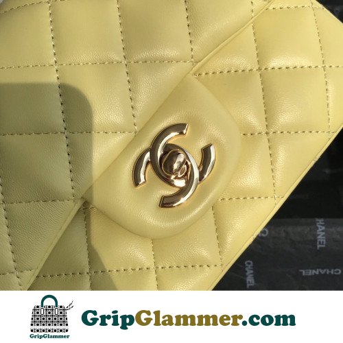 Chanel Flap Bag 17cm (Mini) - Image 4