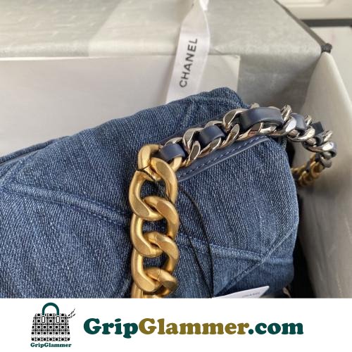 Chanel 19 Bag - Image 3