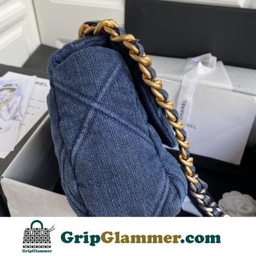 Chanel 19 Bag - Image 4