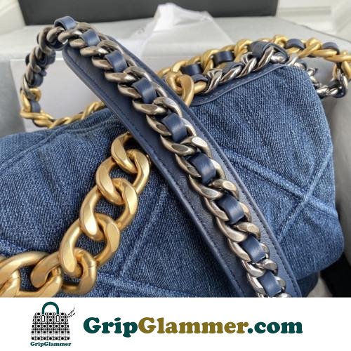 Chanel 19 Bag - Image 6