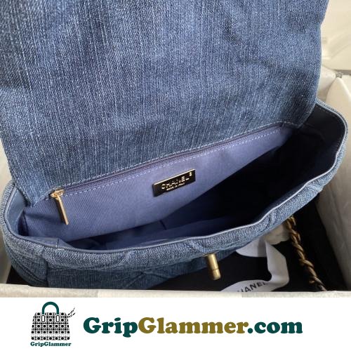 Chanel 19 Bag - Image 7