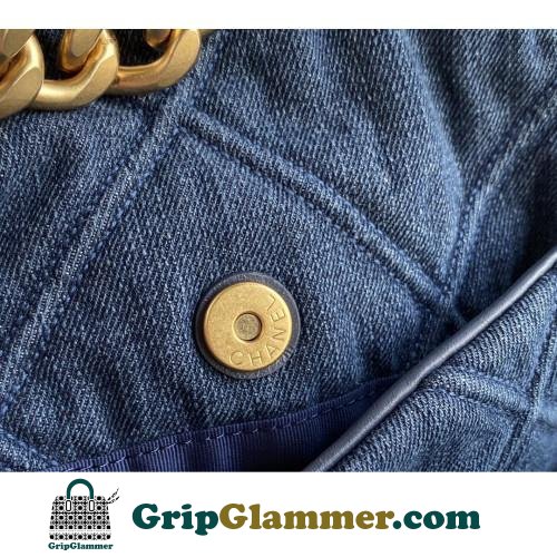 Chanel 19 Bag - Image 8