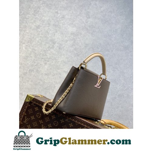 Louis Vuitton Capucines - Image 4