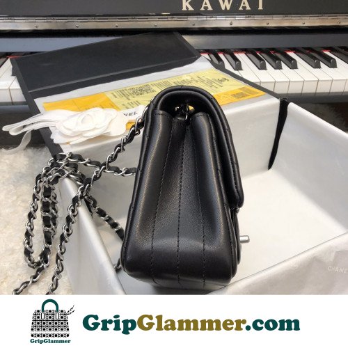 Chanel Flap Bag 17cm (Mini) - Image 3