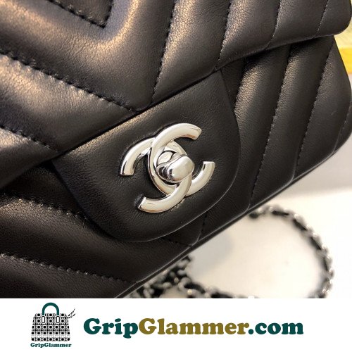 Chanel Flap Bag 17cm (Mini) - Image 4