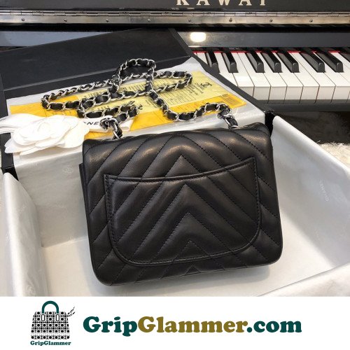 Chanel Flap Bag 17cm (Mini) - Image 5