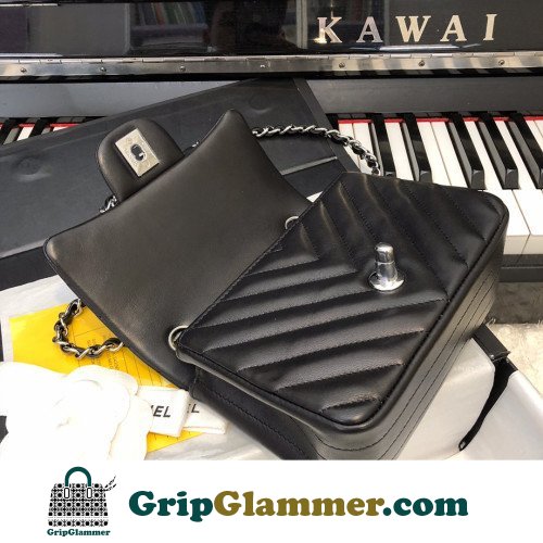 Chanel Flap Bag 17cm (Mini) - Image 7