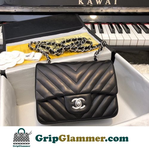 Chanel Flap Bag 17cm (Mini)