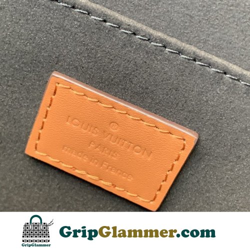 Louis Vuitton Petite Malle - Image 9