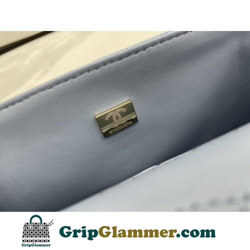 Chanel Flap Bag 25cm (Medium) - Image 9