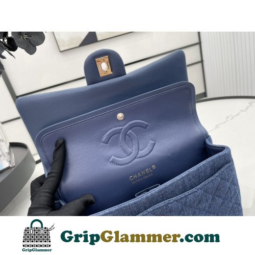 Chanel Flap Bag 25cm (Medium) - Image 8