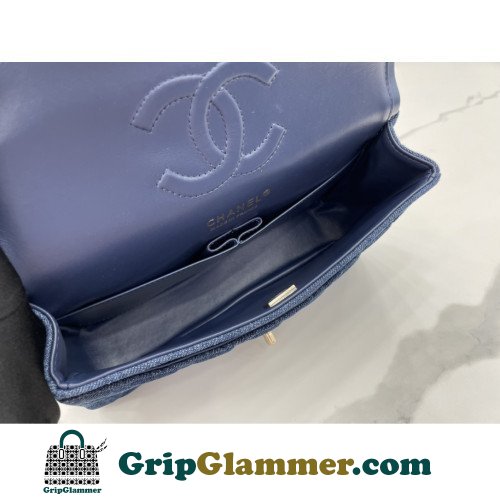 Chanel Flap Bag 25cm (Medium) - Image 9