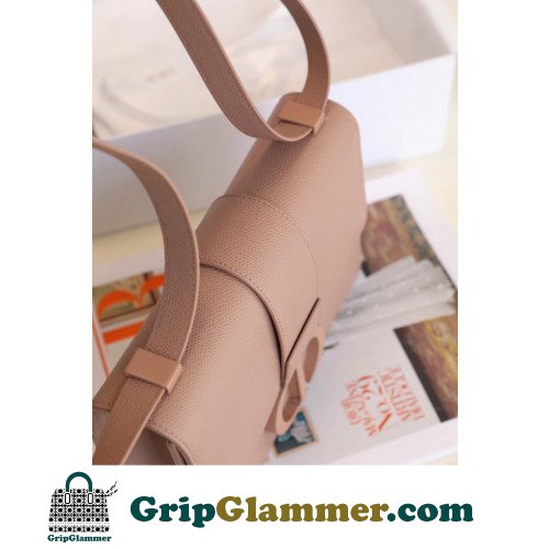 Dior Montaigne - Image 8