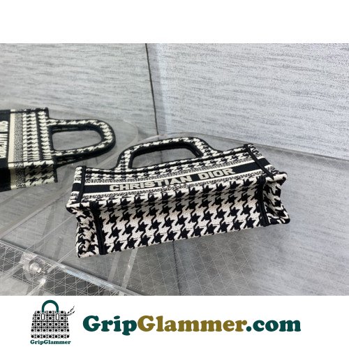 Dior Book Tote Mini 22.5cm - Image 7