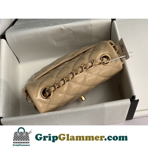 Chanel Flap Bag 17cm (Mini) - Image 2