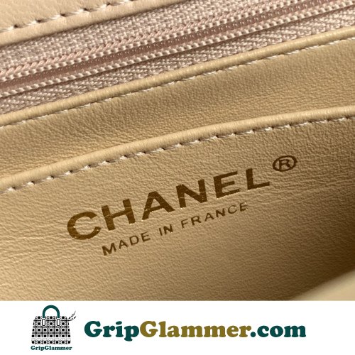 Chanel Flap Bag 17cm (Mini) - Image 4