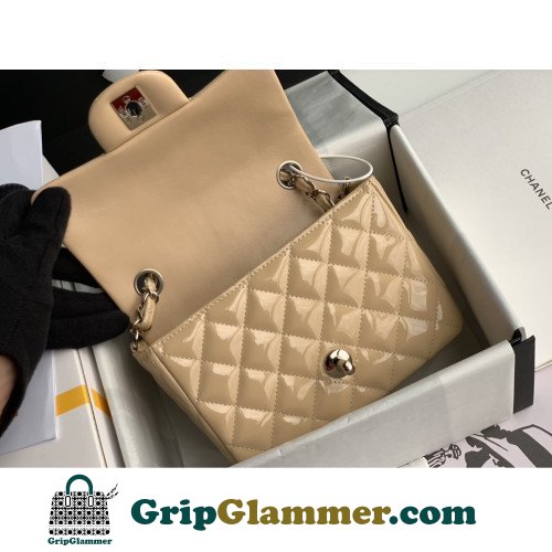 Chanel Flap Bag 17cm (Mini) - Image 3