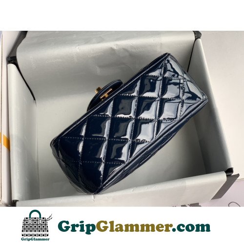 Chanel Flap Bag 17cm (Mini) - Image 2