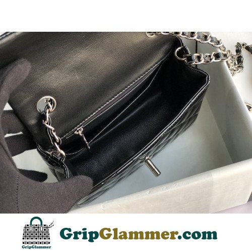 Chanel Flap Bag 17cm (Mini) - Image 4