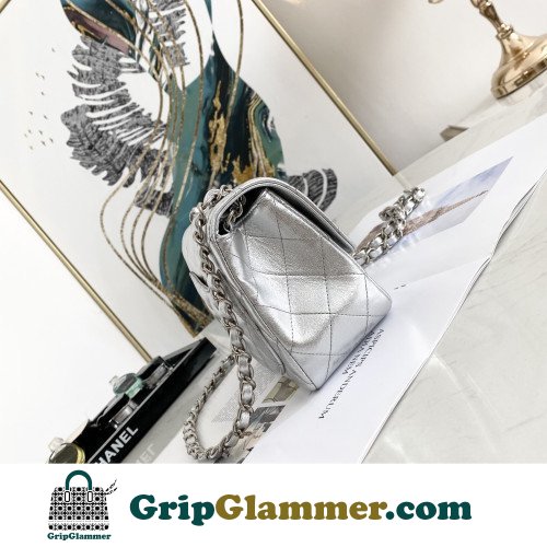 Chanel Flap Bag 17cm (Mini) - Image 2