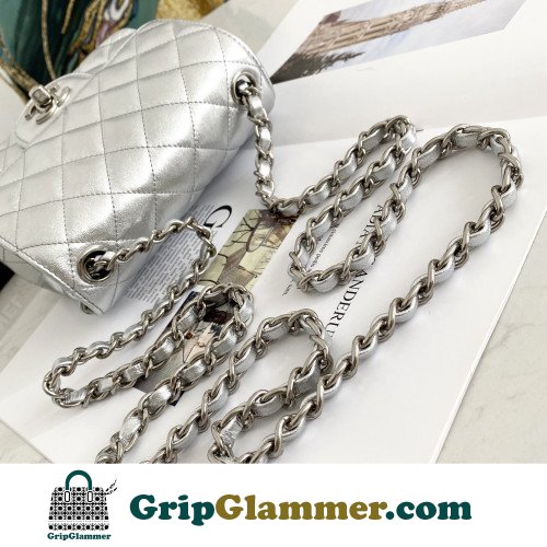 Chanel Flap Bag 17cm (Mini) - Image 4