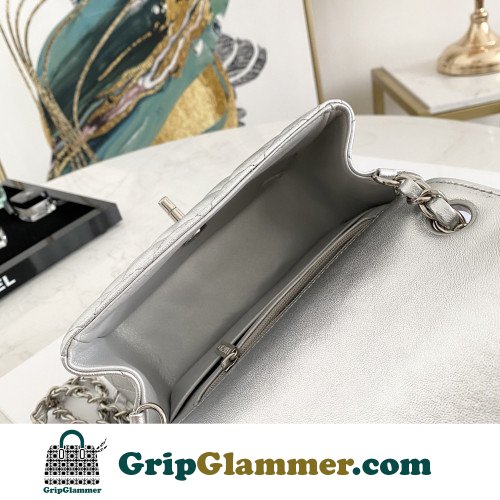 Chanel Flap Bag 17cm (Mini) - Image 8