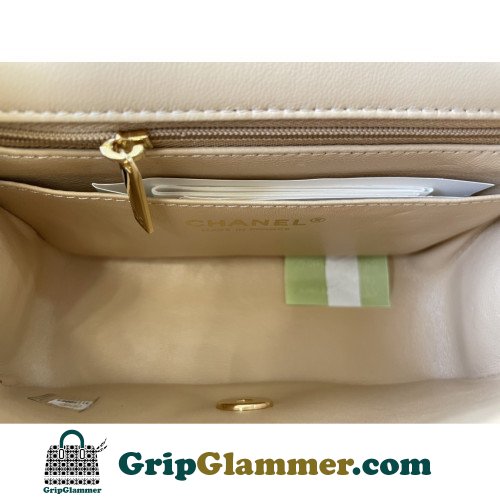 Chanel Flap Bag 17cm (Mini) - Image 4