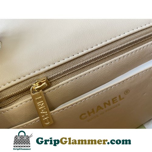 Chanel Flap Bag 17cm (Mini) - Image 9