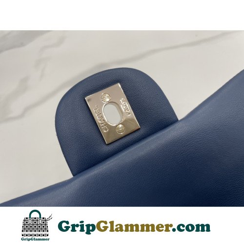 Chanel Flap Bag 20cm (Mini) - Image 4