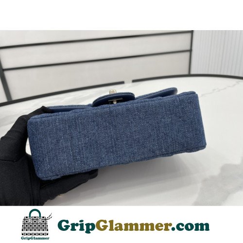 Chanel Flap Bag 20cm (Mini) - Image 9