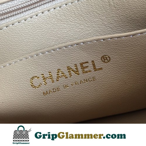 Chanel Flap Bag 20cm (Mini) - Image 7