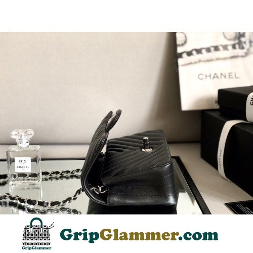 Chanel Flap Bag 20cm (Mini) - Image 2