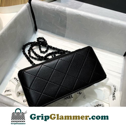 Chanel Flap Bag 17cm (Mini) - Image 2