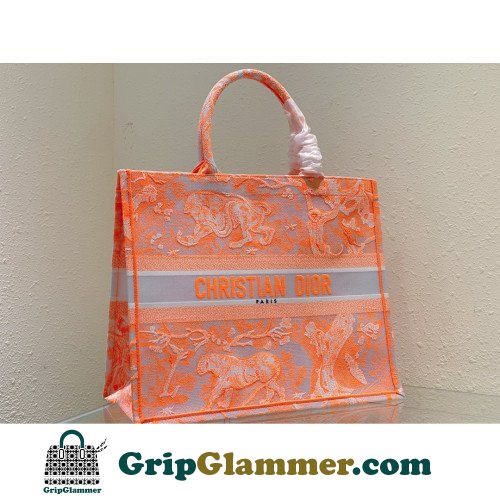 Dior Book Tote Large 42cm - Image 4