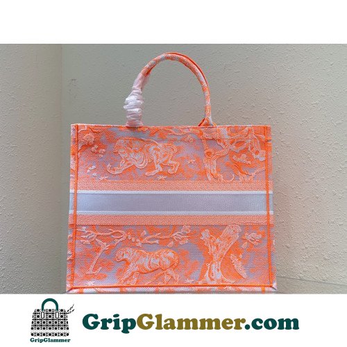 Dior Book Tote Large 42cm - Image 6