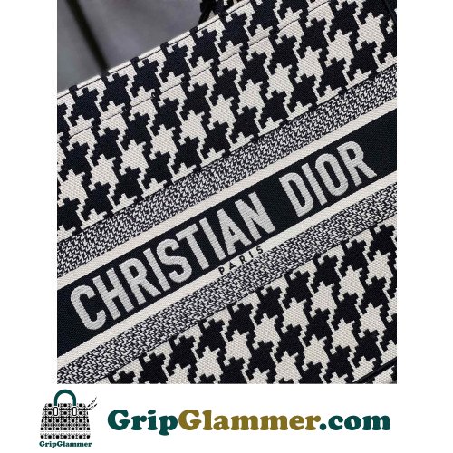 Dior Book Tote Medium 36cm - Image 2