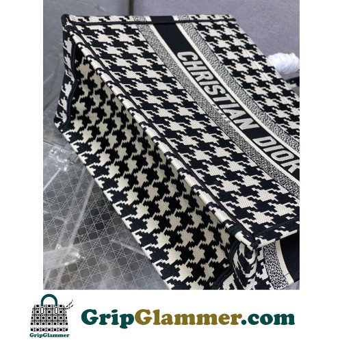 Dior Book Tote Medium 36cm - Image 7