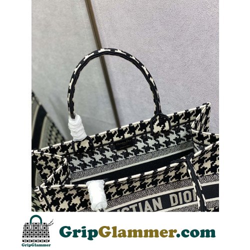 Dior Book Tote Medium 36cm - Image 8