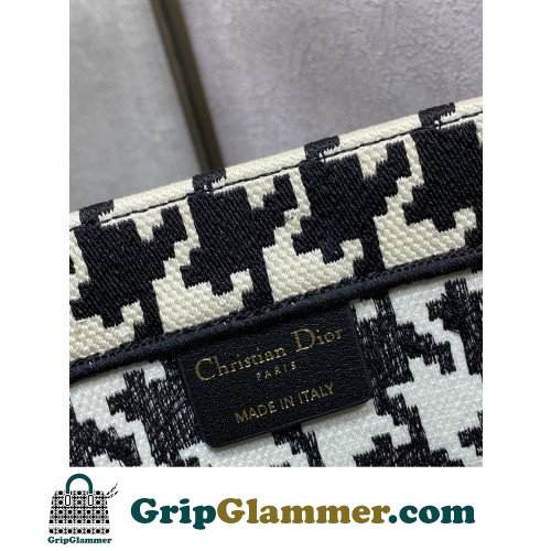 Dior Book Tote Medium 36cm - Image 9