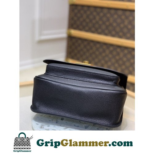 Louis Vuitton Favorite - Image 6