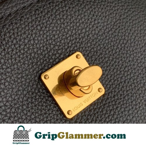 Louis Vuitton Favorite - Image 7