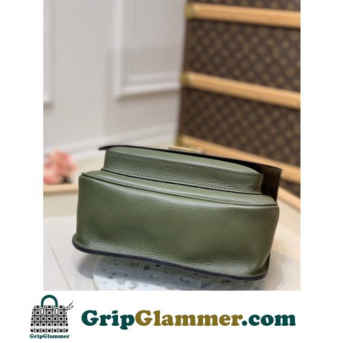 Louis Vuitton Favorite - Image 3