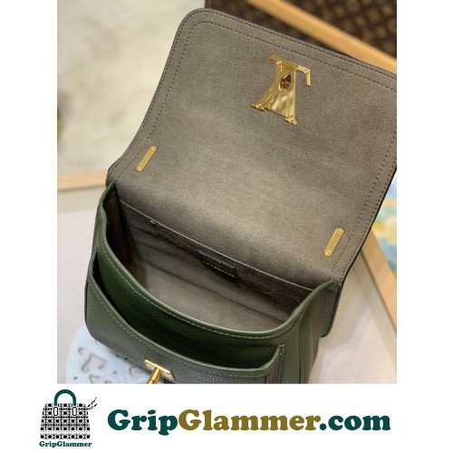 Louis Vuitton Favorite - Image 4