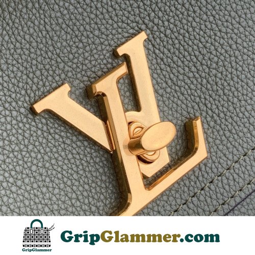 Louis Vuitton Favorite - Image 6